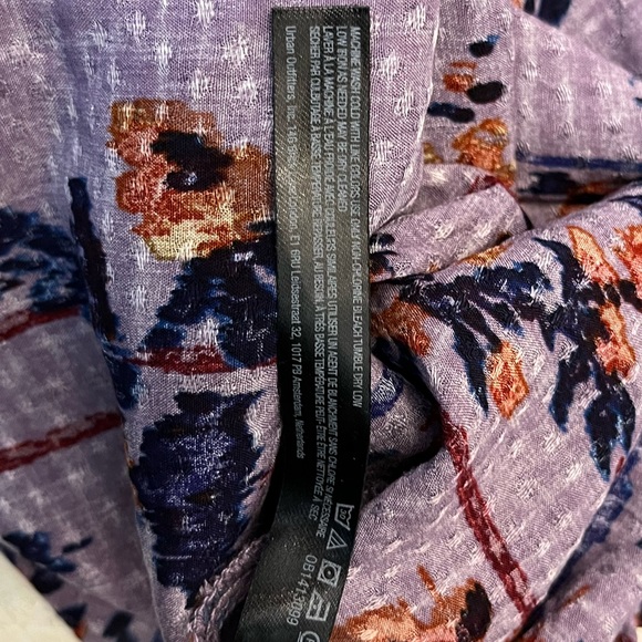 Anthropologie flutter sleeved midi cross back lilac dress. XS - Picture 11 of 12